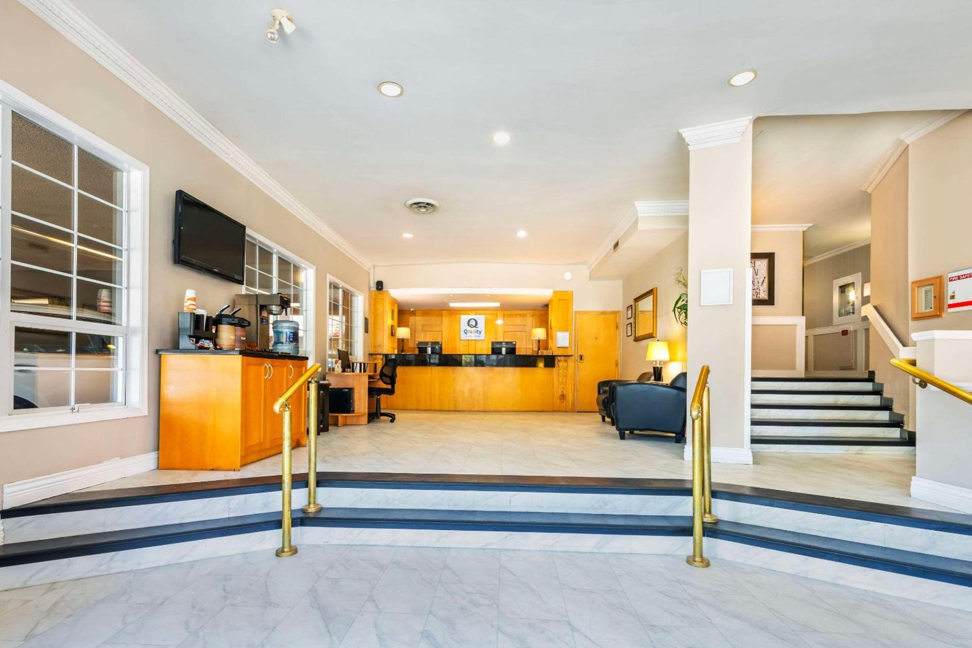Quality Inn Downtown Inner Harbour Victoria Exterior foto